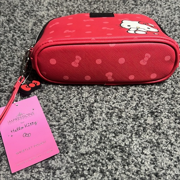 Hello Kitty x Impressions Vanity Cosmetic Pouch with Strap NWT - Picture 5 of 5